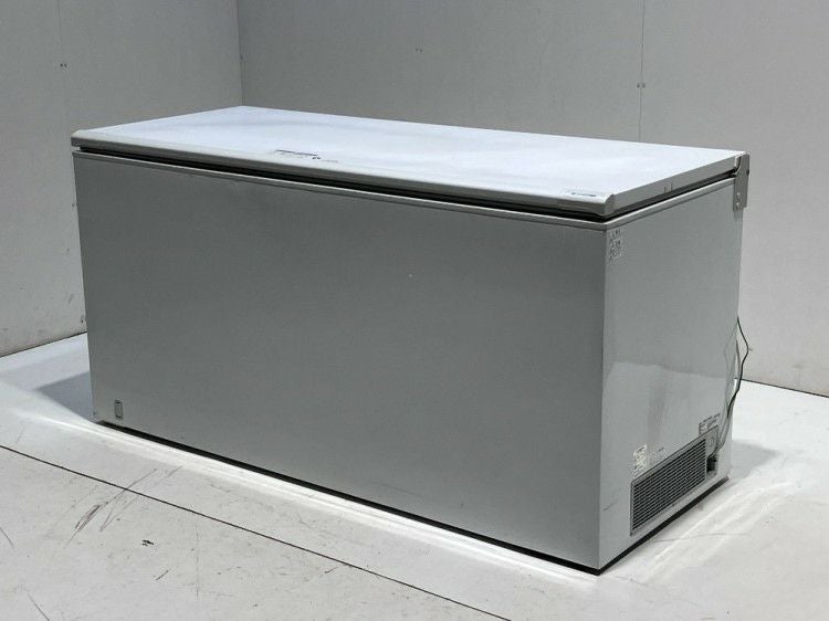 冷凍庫ストッカー 別館倉庫場所浦添市安波茶2－8－6においてあります リサイクルショップ 別館（宣伝) (オスカー) 浦添のリサイクルショップ