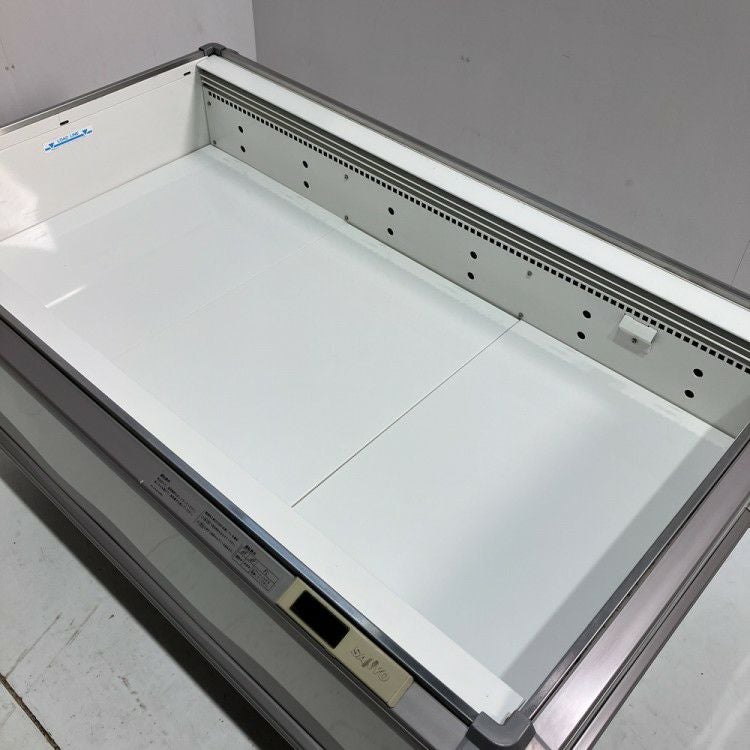 サンヨー　平台冷凍オープンショーケース 3相200V 50/60Hz キャスター付き　年式不明 ASX-81GTEO4SR - 冷凍機内蔵型多段オープンショーケース - 製品情報