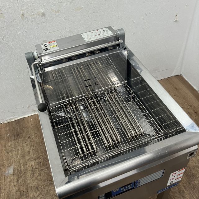 【引取限定】値下げ‼ ニチワ 電気フライヤー SEFD-18KMP 中古品 2019年製 3相 200V ニチワ電気フライヤー SEFD-18KMP 2011年製 三相200V 油量18L