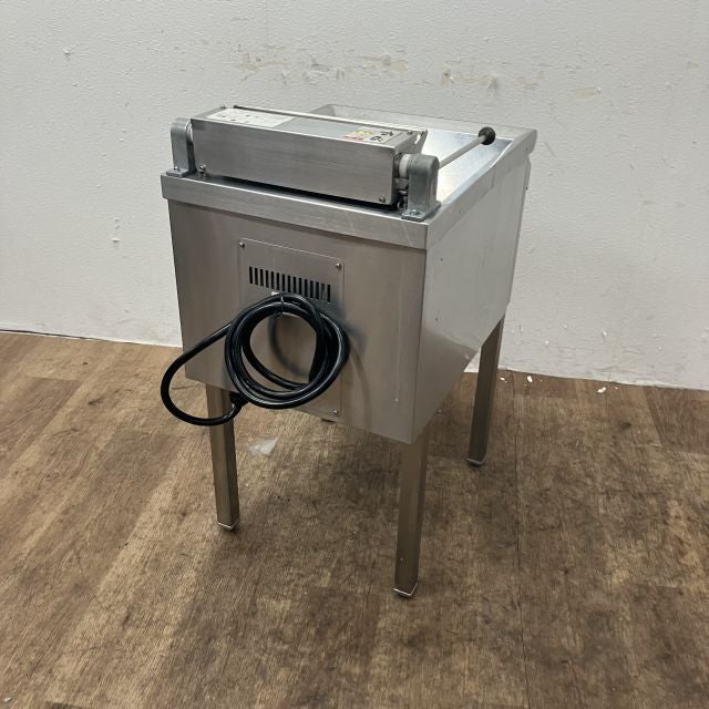 【引取限定】値下げ‼ ニチワ 電気フライヤー SEFD-18KMP 中古品 2019年製 3相 200V ニチワ電気フライヤー SEFD-18KMP 2011年製 三相200V 油量18L