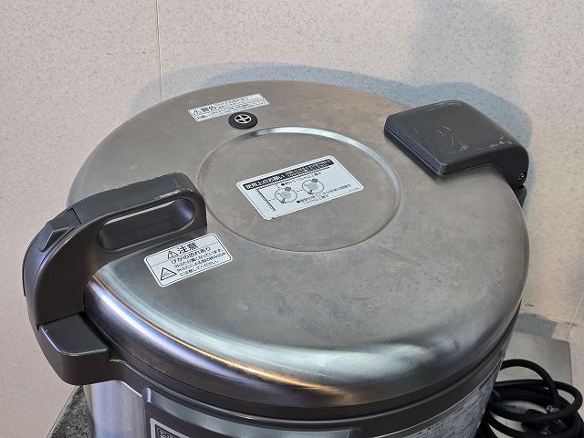 ☆②中古品 パナソニック IHジャー炊飯器 SR-PGC54A 2023年 3相200V 3升 ダイヤモンド釜 動作問題なし 厨房☆ パナソニック IHジャー炊飯器 (3升炊き) 型式：SR-PGE54A（旧SR-PGC54A