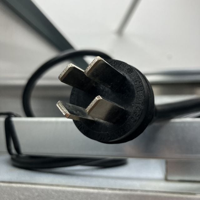 大和冷機 縦型冷凍庫 LNXA-1583SS-N | 無限堂厨房ネットショップ